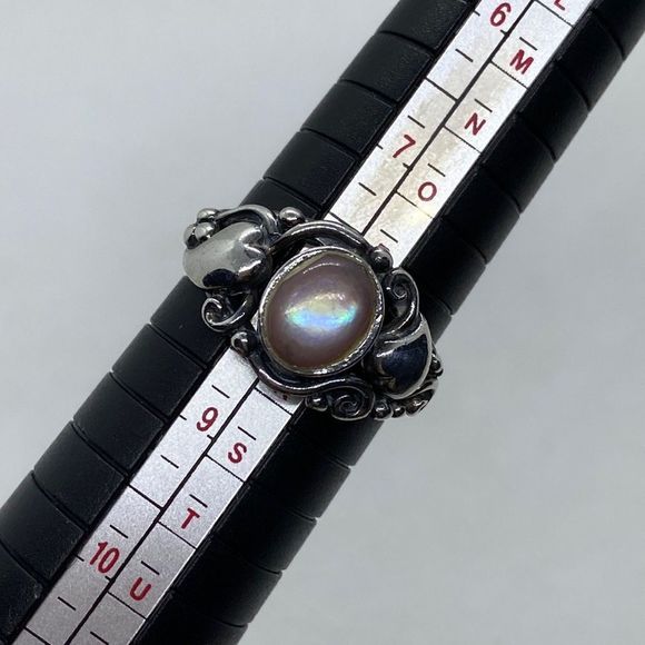 Jewelry - ⭐️ 💛 925 Vintage Mother of Pearl Ring